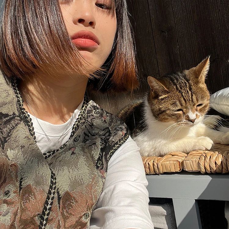 Vintage Floral Waistcoat for Women Casual Loose Sleeveless Tops Shirt Fake Collar Short Vest Jacket Ladies Detachable Collar
Vintage Floral Waistcoat for Women Casual Loose Sleeveless Tops Shirt Fake Collar Short Vest Jacket Ladies Detachable Collar