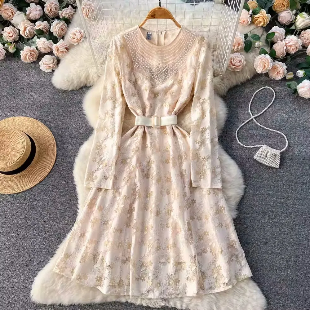 

Spring Summer Women Beading Lace Splicing Dress Runway O-Neck Long Sleeve Emboridered Lace Up Belt Vintage Party Vestidos A6901