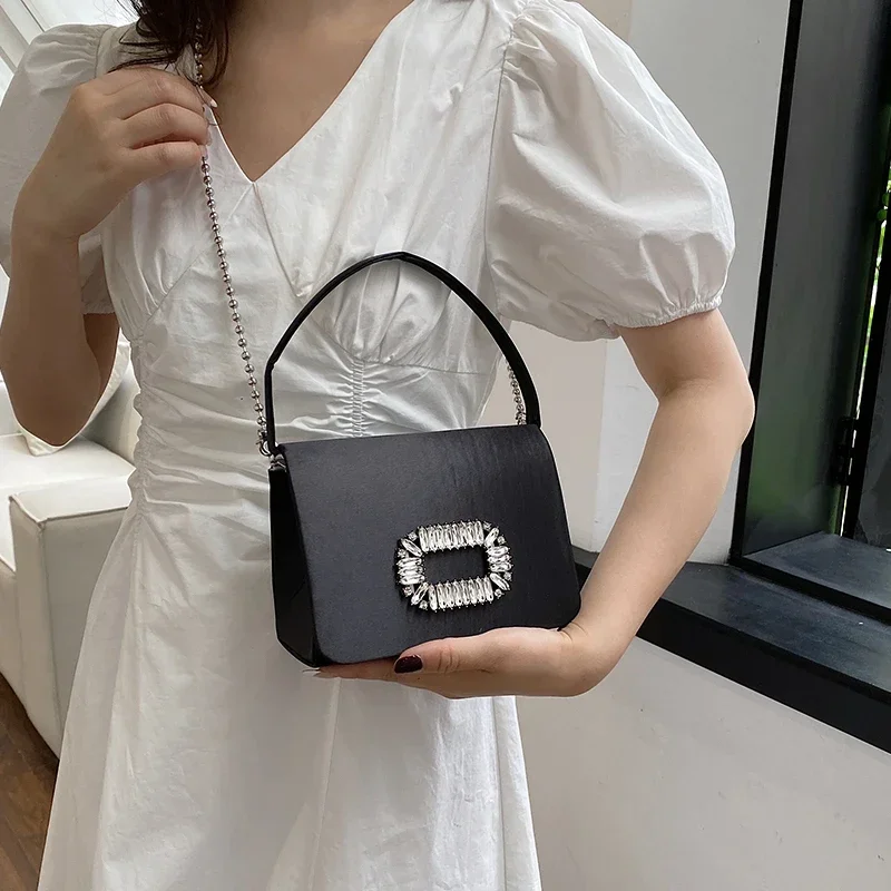 

Women Glittering Crystal Satin Handbags Designer Luxury Boutique Black Evening Diamonds Box Clutch Purses Wedding Party Trendy