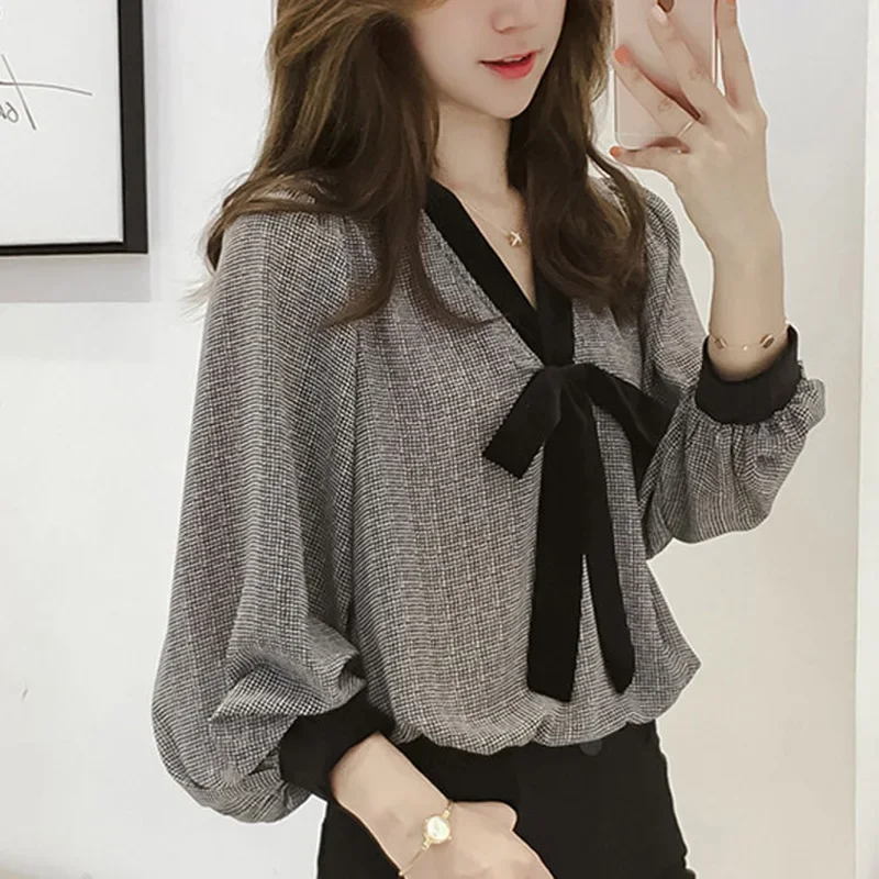 Fashion Puff Sleeve V-Neck Bow Plaid Long Chiffon Shirt Spring New Loose Commute Blouse Casual Women Clothing Tops X637
Fashion Puff Sleeve V-Neck Bow Plaid Long Chiffon Shirt Spring New Loose Commute Blouse Casual Women Clothing Tops X637