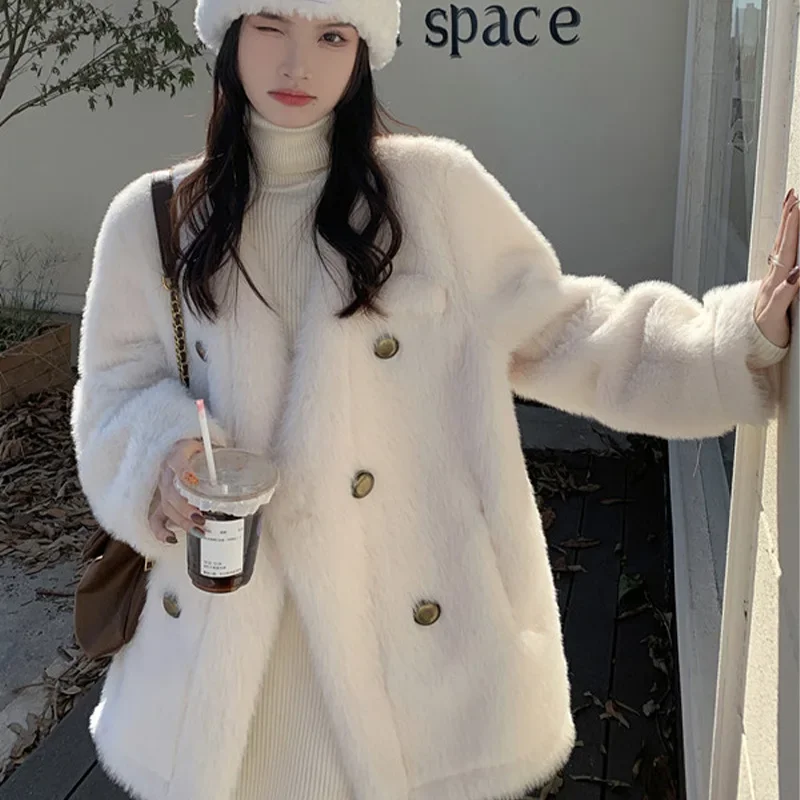 2023 Autumn and Winter New Imitation Mink Fur Coat Women's Mid-length Fur Integrated Luxury Loose Mink Coat 
2023 Autumn and Winter New Imitation Mink Fur Coat Women's Mid-length Fur Integrated Luxury Loose Mink Coat