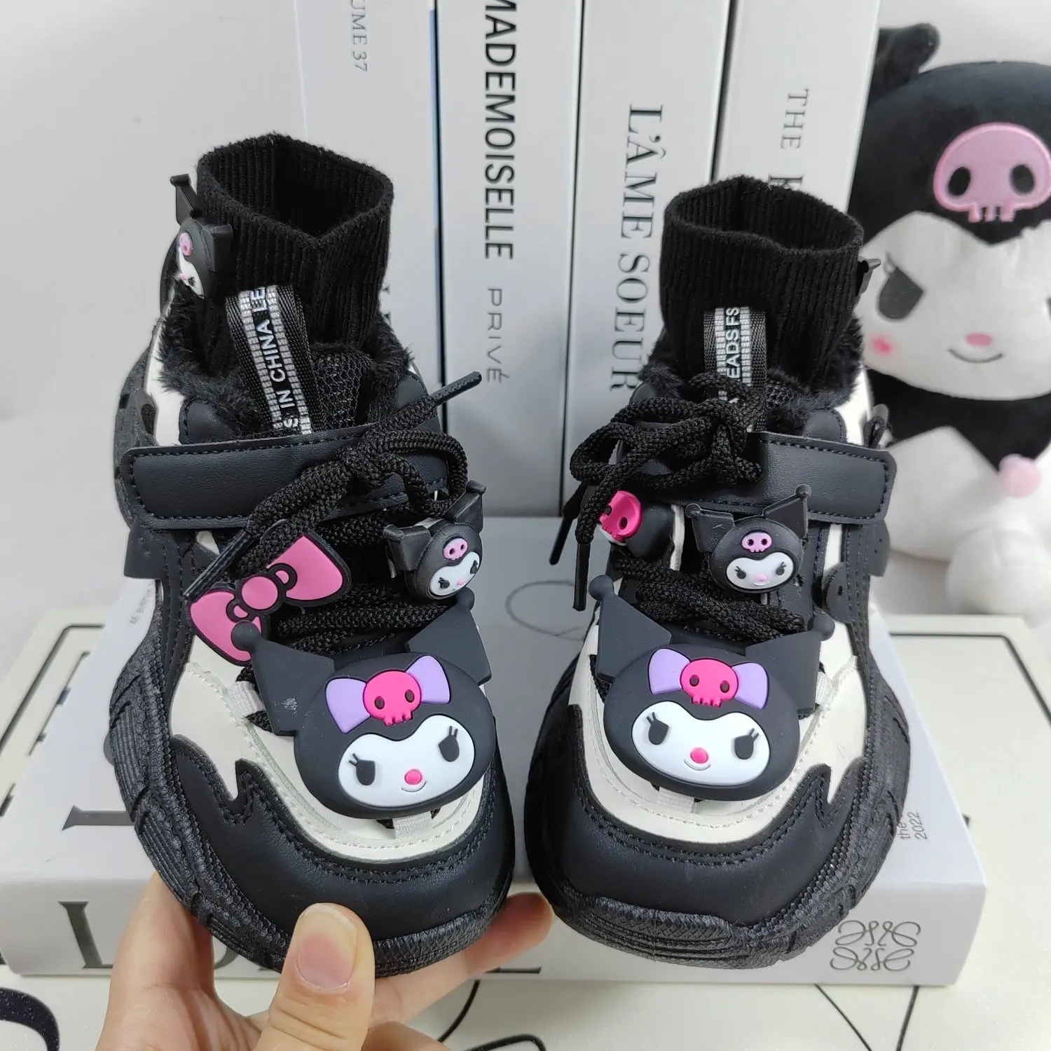 Sanrio Kuromi Sports Shoes Dad Shoes Rubber Cute Outdoor Wear-Resistant Three-Dimensional Anti-Slip Leather Pattern Cartoon Hot
Sanrio Kuromi Sports Shoes Dad Shoes Rubber Cute Outdoor Wear-Resistant Three-Dimensional Anti-Slip Leather Pattern Cartoon Hot