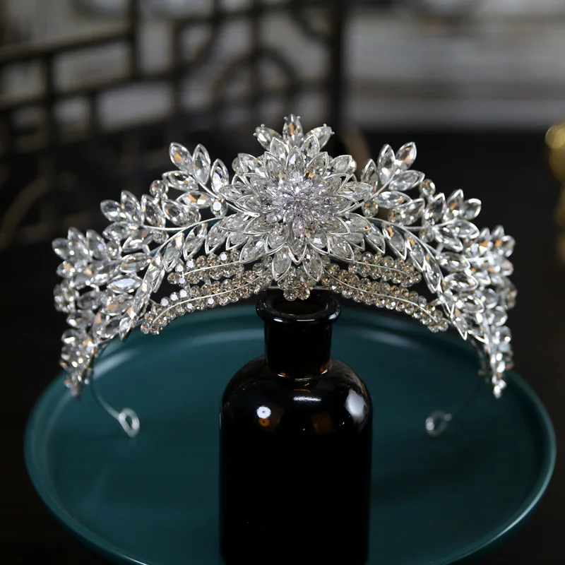 

Luxury Crystal Crowns Tiaras Bride Headband Wedding Headdress Queen Princess Crown Headpiece Rhinestone Diadem Tiara Accessories