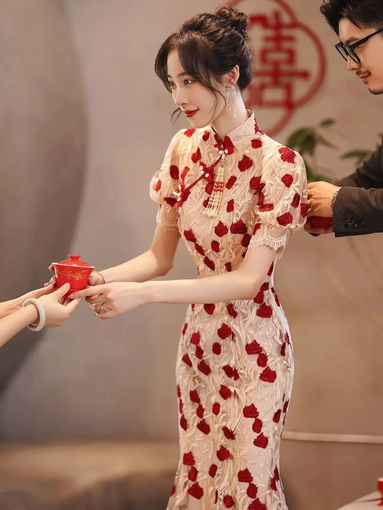 Qipao Toast Dress 2024 New Chinese Cheongsam Bride Wine Red Slimming and Hip Wrapping Wedding Dress for Women
Qipao Toast Dress 2024 New Chinese Cheongsam Bride Wine Red Slimming and Hip Wrapping Wedding Dress for Women