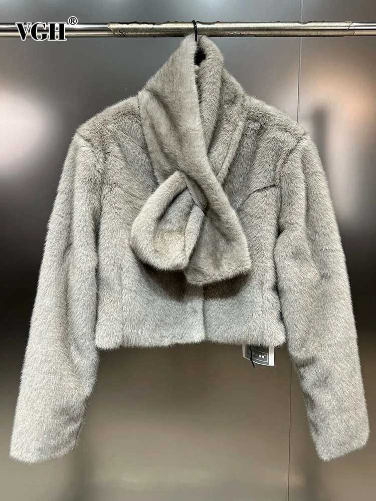 VGH Solid Minimalist Loose Faux Fur Winter Coat For Women V Neck Long Sleeve Temperament Short Coats Female Fashion Clothing New
VGH Solid Minimalist Loose Faux Fur Winter Coat For Women V Neck Long Sleeve Temperament Short Coats Female Fashion Clothing New