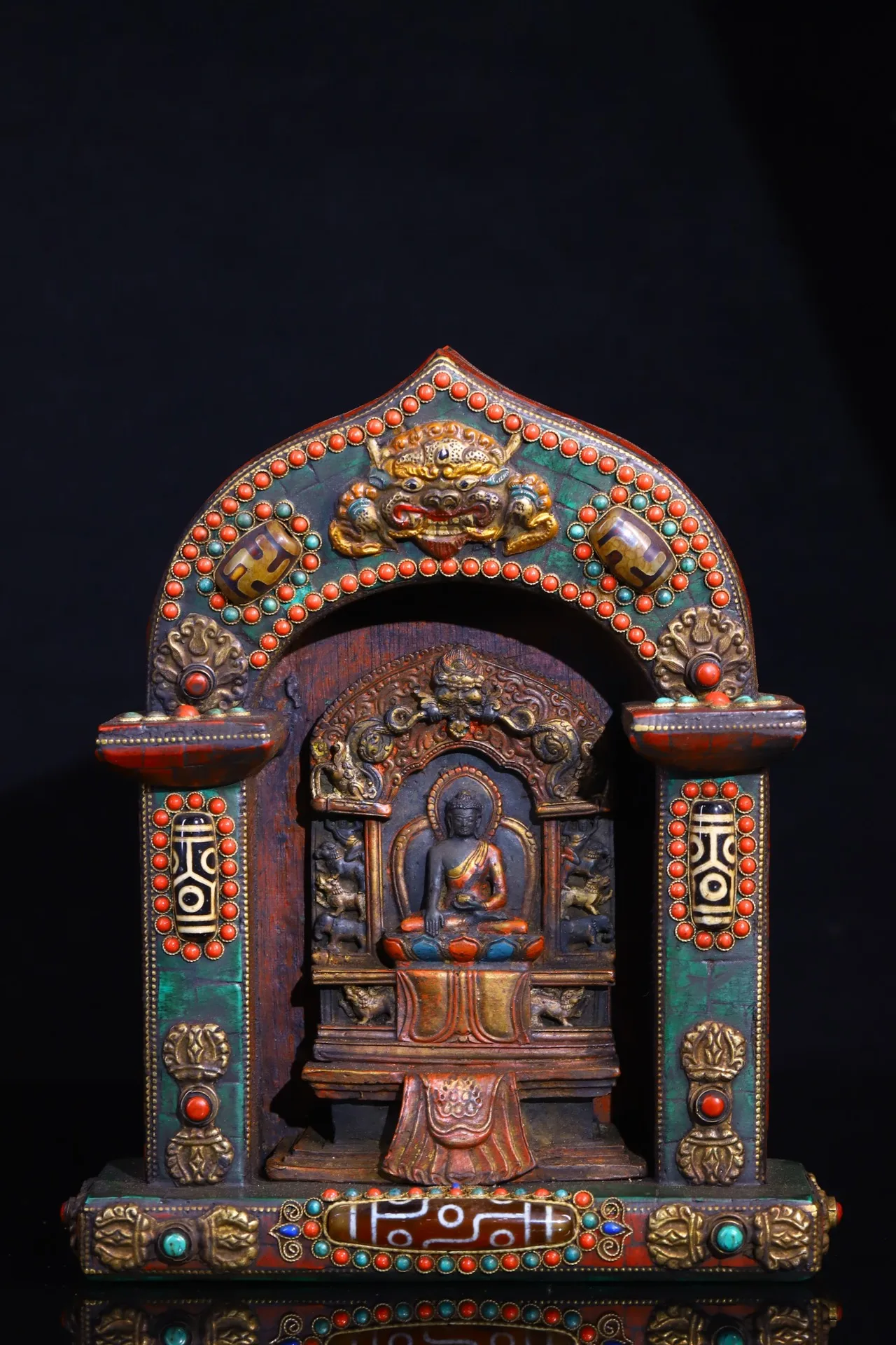9"Tibetan Temple Collection Old Bronze Painted Mosaic Gem gZi Beads Turquoise Shakyamuni Sitting Buddha Buddhist Niche
9"Tibetan Temple Collection Old Bronze Painted Mosaic Gem gZi Beads Turquoise Shakyamuni Sitting Buddha Buddhist Niche