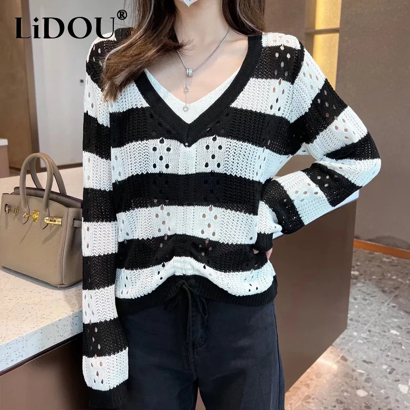 2023 Spring Autumn V-neck Fake Two Pieces Long Sleeve Knitting Pullovers Women High Street Striped Hollow Out All-match Tops
2023 Spring Autumn V-neck Fake Two Pieces Long Sleeve Knitting Pullovers Women High Street Striped Hollow Out All-match Tops