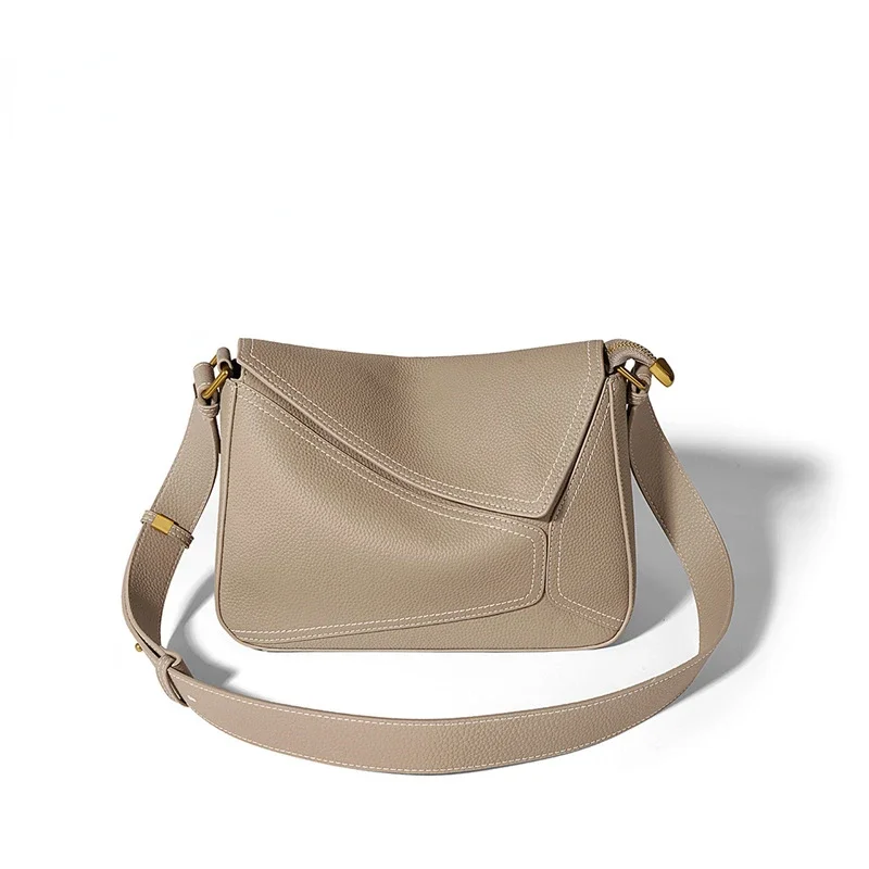 Women's handbag leather geometric handbag new luxury underarm shoulder bag women's popular commuting messenger handbag
Women's handbag leather geometric handbag new luxury underarm shoulder bag women's popular commuting messenger handbag