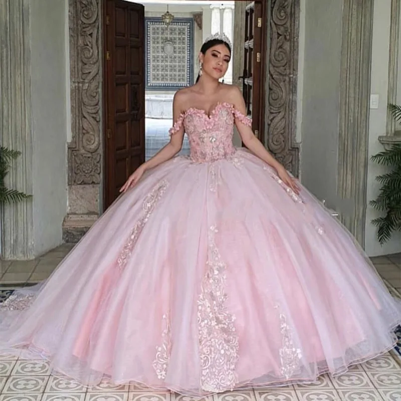 Pink Off The Shoulder Sweetheart Quinceanera Dresses Tulle Appleques Beading With Cloak Prom Dress For Women Evening Ball Gown
Pink Off The Shoulder Sweetheart Quinceanera Dresses Tulle Appleques Beading With Cloak Prom Dress For Women Evening Ball Gown