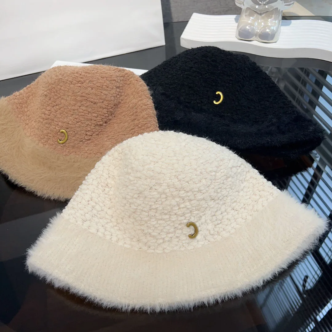 New High Quality Metal Polar Fleece Women Fisherman Hats Winter Warm Hat Fashion Letters Stripe Designer Luxury Cotton Black Cap
New High Quality Metal Polar Fleece Women Fisherman Hats Winter Warm Hat Fashion Letters Stripe Designer Luxury Cotton Black Cap