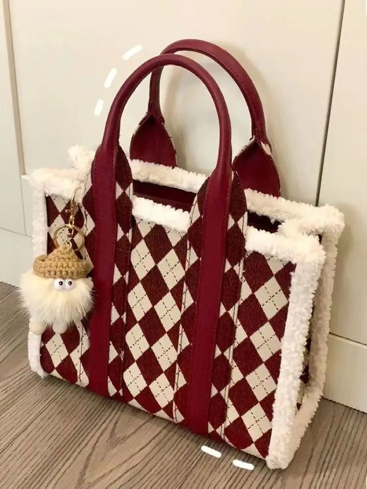 Red Purse women's handbag 2024 new plush large capacity totes bag high-end quilting bride's wedding bag crossbody shoulder bag
Red Purse women's handbag 2024 new plush large capacity totes bag high-end quilting bride's wedding bag crossbody shoulder bag
