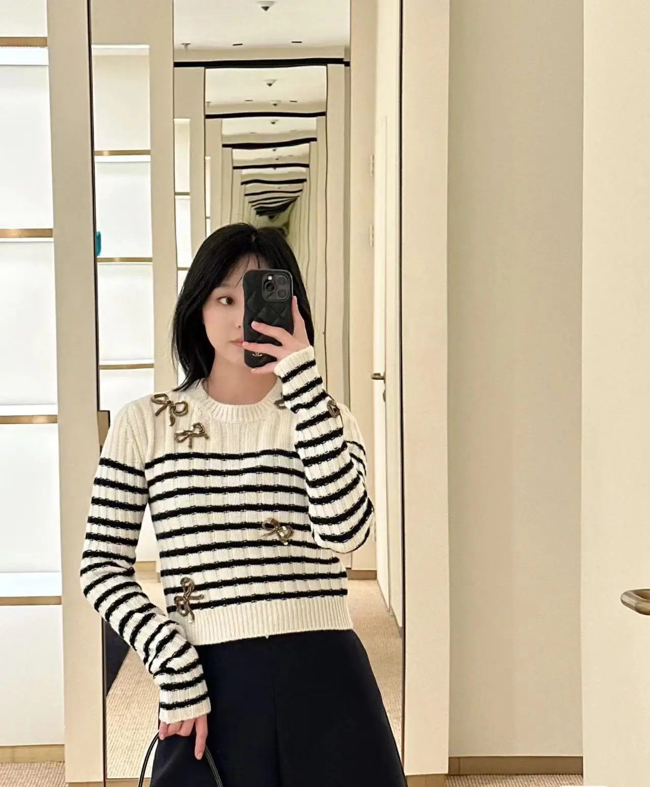 Fashion Women's Cashmere Sweaters 2023 Runway Luxury Famous Brand European Design Sequins Beading Stripes Pullover Sweater
Fashion Women's Cashmere Sweaters 2023 Runway Luxury Famous Brand European Design Sequins Beading Stripes Pullover Sweater