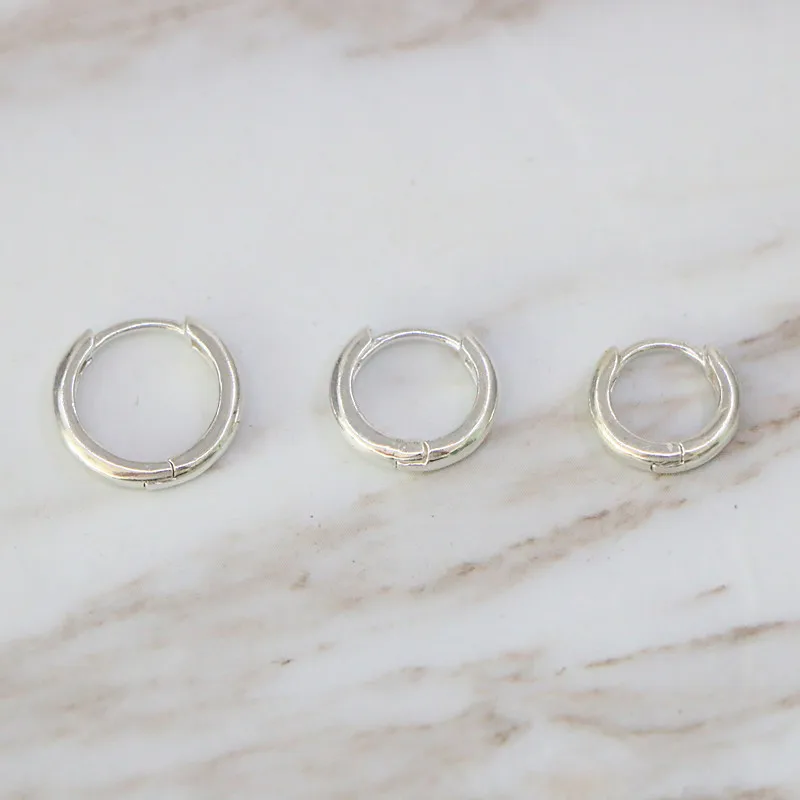 Forest style children's pure silver bare body earrings for fashionable women Smooth and personalized small ear buckle for men's
Forest style children's pure silver bare body earrings for fashionable women Smooth and personalized small ear buckle for men's