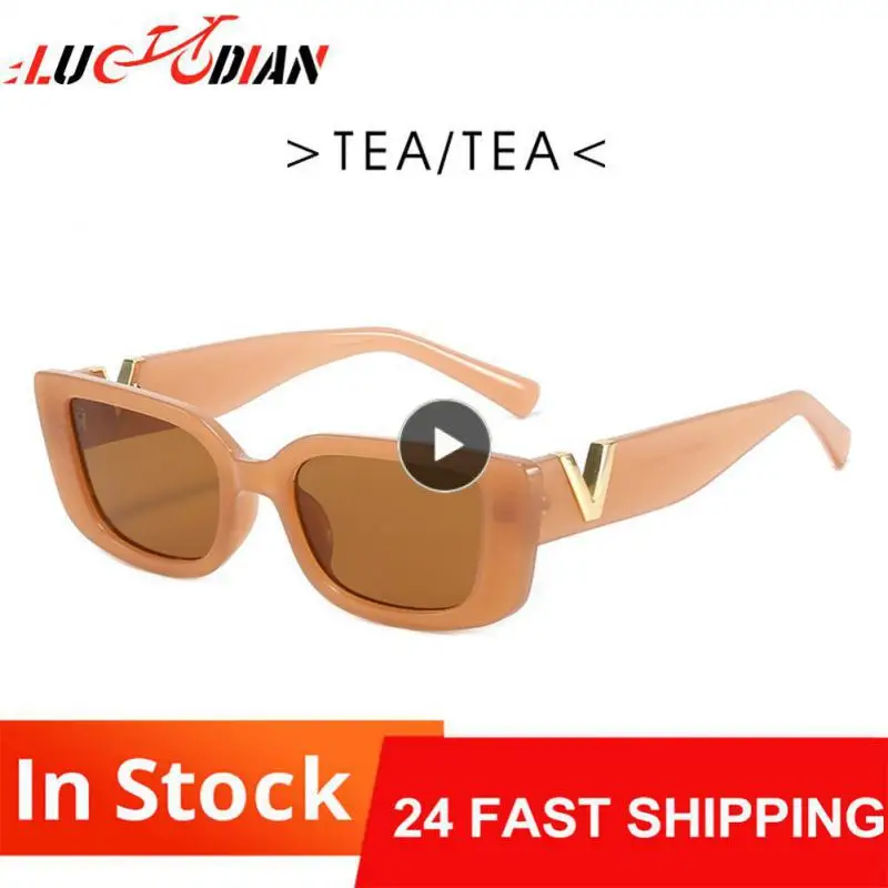 1 шт. прямоугольные винтажные женские солнцезащитные очки Брендовые дизайнерские маленькие квадратные солнцезащитные очки для вождения женские очки для рыбалки для мужчин UV400
1 шт. прямоугольные винтажные женские солнцезащитные очки Брендовые дизайнерские маленькие квадратные солнцезащитные очки для вождения женские очки для рыбалки для мужчин UV400