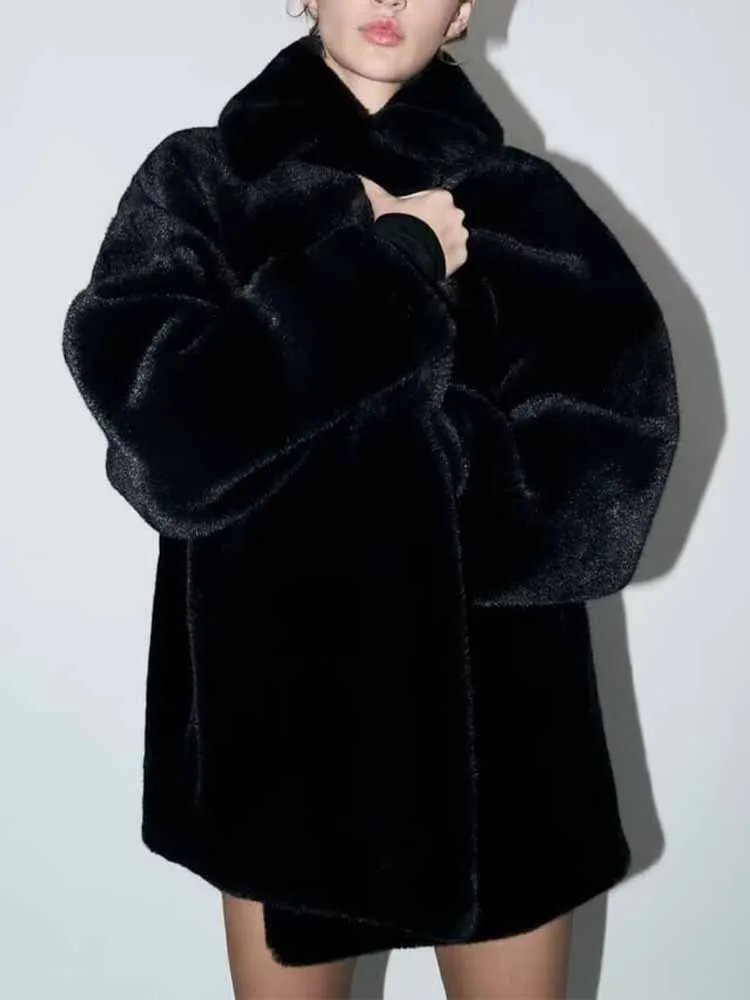 Autumn new women's fashion European and American casual versatile long-sleeved hidden button artificial fur effect short jacket
Autumn new women's fashion European and American casual versatile long-sleeved hidden button artificial fur effect short jacket