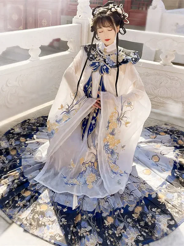Ming Heavy Industry Embroidery Gown Woven Gold Horse Face Cloud Shoulder Hanfu Female Chinese Traditional Dress Costume Set
Ming Heavy Industry Embroidery Gown Woven Gold Horse Face Cloud Shoulder Hanfu Female Chinese Traditional Dress Costume Set