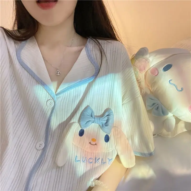 Kawaii Kt Creative New Sanrio Pajamas Anime Cute Cartoon Cinnamoroll Comfortable Long Sleeved Cardigan Home Suit Girls Gift
Kawaii Kt Creative New Sanrio Pajamas Anime Cute Cartoon Cinnamoroll Comfortable Long Sleeved Cardigan Home Suit Girls Gift