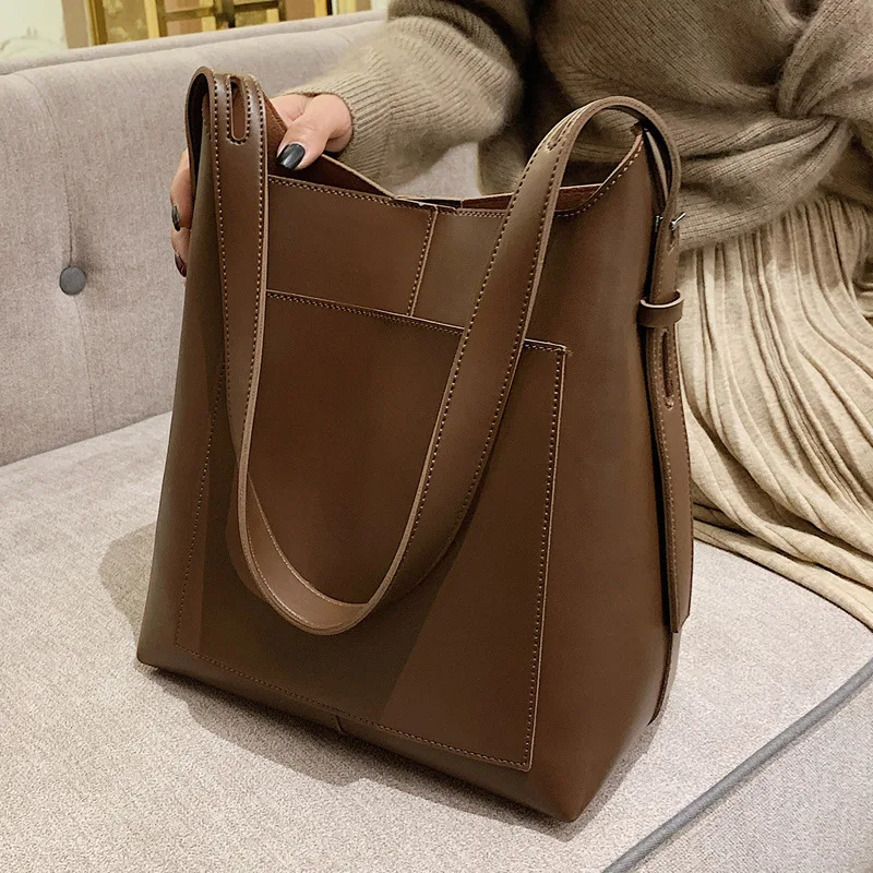 Women Genuine Leather Handbags Female Designer Brand Shoulder Bags for Travel Weekend Outdoor Feminine Bolsas Messenger Bag
Women Genuine Leather Handbags Female Designer Brand Shoulder Bags for Travel Weekend Outdoor Feminine Bolsas Messenger Bag