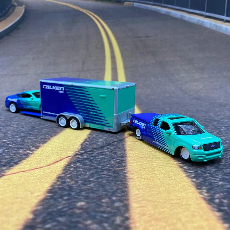 Коллекционная модель автомобиля Maisto 1:64, коллекция и подарки 2004 Ford F150 / 2015 Mustang GT
Коллекционная модель автомобиля Maisto 1:64, коллекция и подарки 2004 Ford F150 / 2015 Mustang GT