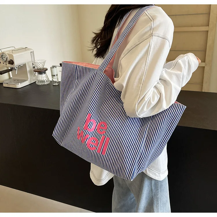 2025 New Fashion Striped Women's Shoulder Bag 12