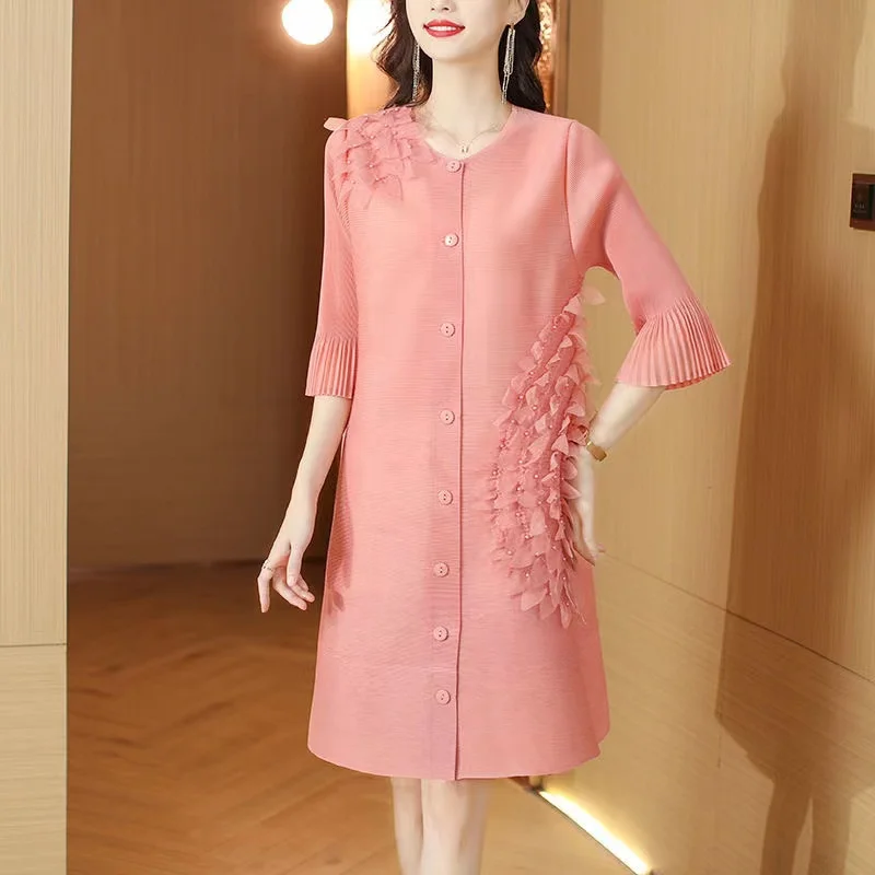 2024 New Miyake Pleated Dress Loose Large Women's Pink Elastic Magic Dress O-Neck Cardigan Display Knee Long Robe
2024 New Miyake Pleated Dress Loose Large Women's Pink Elastic Magic Dress O-Neck Cardigan Display Knee Long Robe