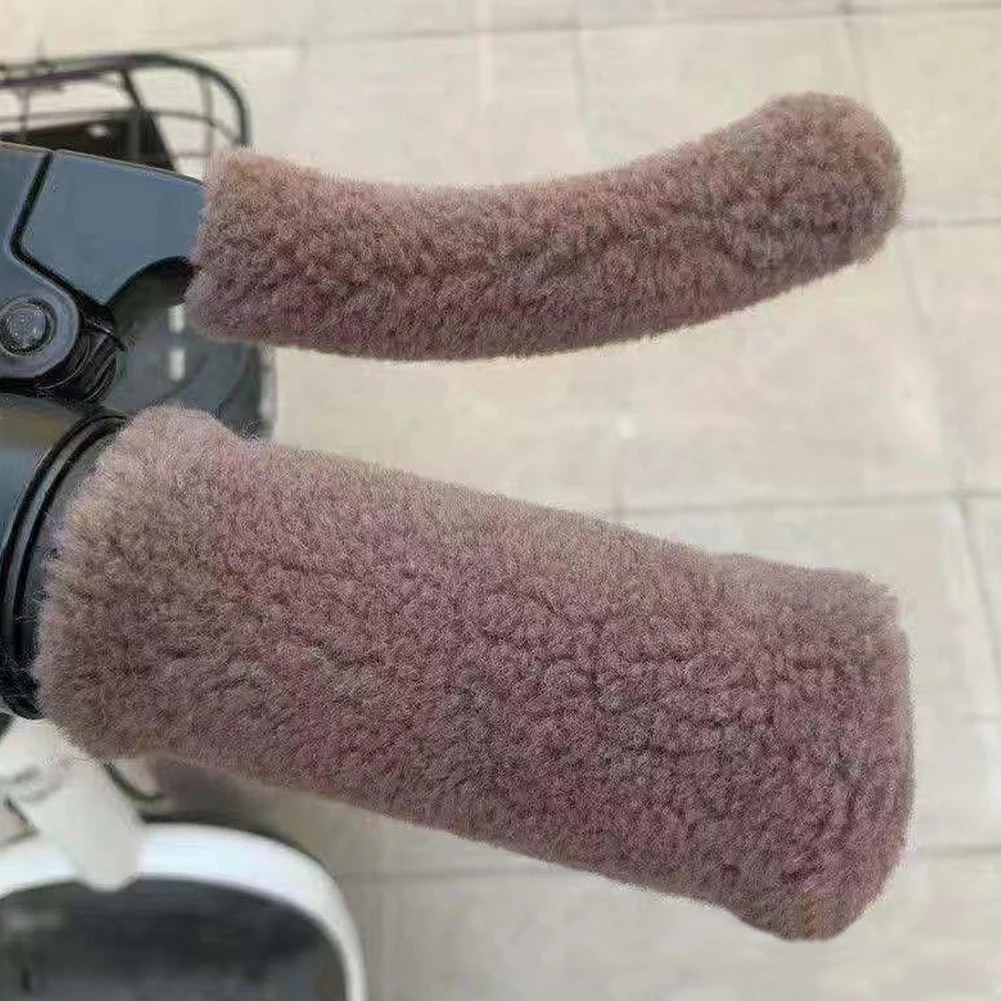 4pcs Motorcycle Fleece Handlebar Grip Covers Anti-Slip Warm Winters Brake Lever Covers for Electric Scooters Bicycles
4pcs Motorcycle Fleece Handlebar Grip Covers Anti-Slip Warm Winters Brake Lever Covers for Electric Scooters Bicycles