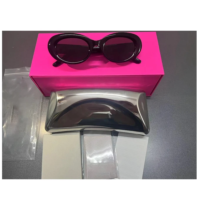 

GM Monster EVE 01 Sunglasses Black Frame Women Men Sunglasses UV400 Unisex Adults Gift Set