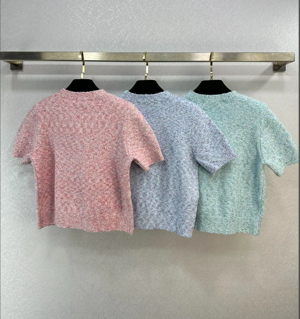 24 New spring and summer sweater woven baroque style princess puff sleeves
24 New spring and summer sweater woven baroque style princess puff sleeves