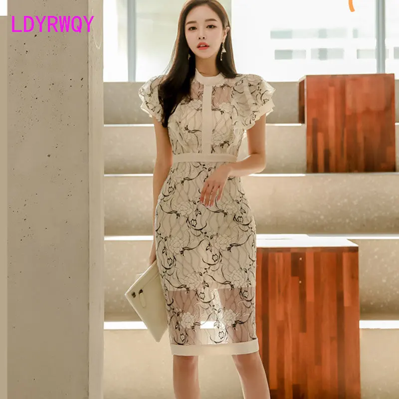 Dress 2023 summer new Korean temperament round neck lotus leaf sleeve slim printed lace bag hip
Dress 2023 summer new Korean temperament round neck lotus leaf sleeve slim printed lace bag hip