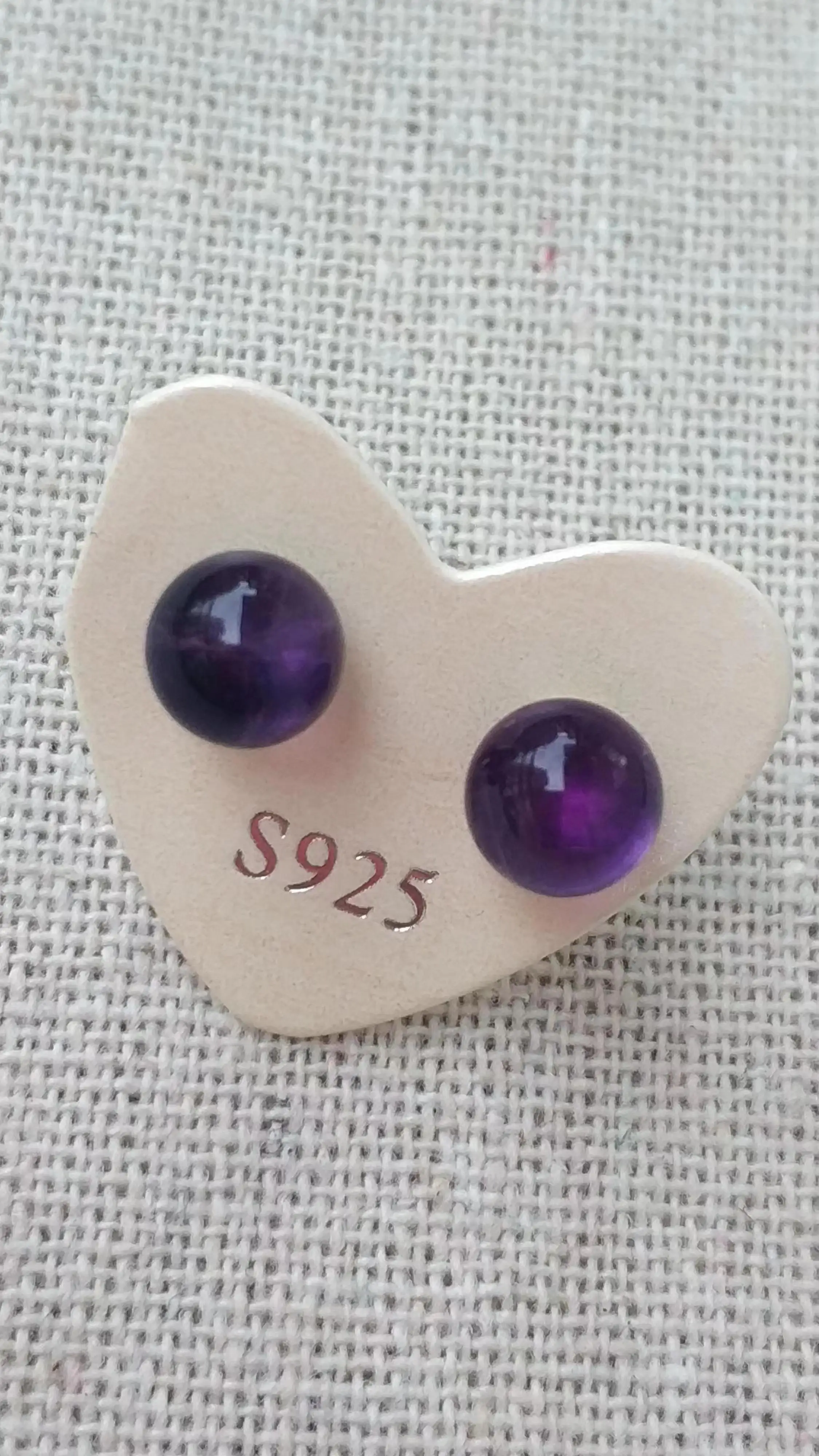 1pcs/lot Natural Stone Gemstone Amethyst Amethyst Stud Earrings S925 Silver Needle Purple round Prevent allergy noble elegant
1pcs/lot Natural Stone Gemstone Amethyst Amethyst Stud Earrings S925 Silver Needle Purple round Prevent allergy noble elegant