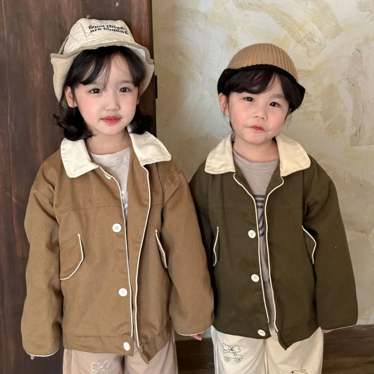 2024 Spring Autumn Kid Boy Retro Solid Lapel Long Sleeve Coat Girl Children Loose Casual Jacket Baby Cotton Tops Toddler Outfits
2024 Spring Autumn Kid Boy Retro Solid Lapel Long Sleeve Coat Girl Children Loose Casual Jacket Baby Cotton Tops Toddler Outfits