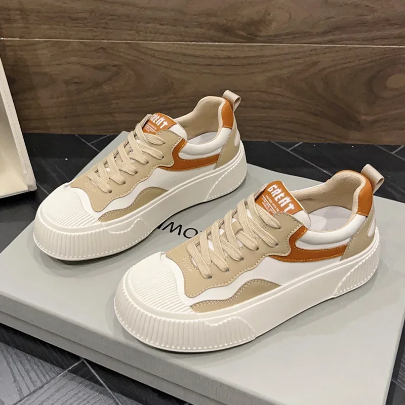Large casual shoes Autumn and winter New thick soled shoes Women's leather flat shoes Women's versatile white shoes trend
Large casual shoes Autumn and winter New thick soled shoes Women's leather flat shoes Women's versatile white shoes trend
