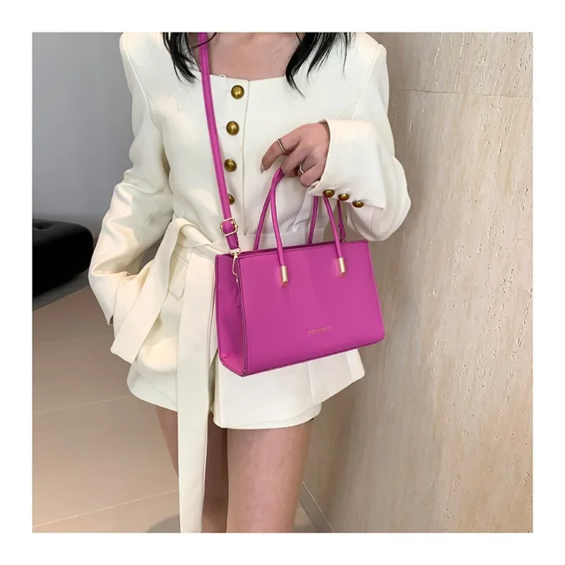 BAO Cross-border Fashion Ladies Handbag Joker Small Square Shoulder Bag Women Commuter Western Style Shoulder Bag
BAO Cross-border Fashion Ladies Handbag Joker Small Square Shoulder Bag Women Commuter Western Style Shoulder Bag