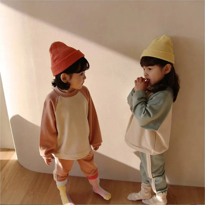 Simple color-blocking pullover children's suits boys and girls candy color cotton long-sleeved tops boys and girls casual suits
Simple color-blocking pullover children's suits boys and girls candy color cotton long-sleeved tops boys and girls casual suits