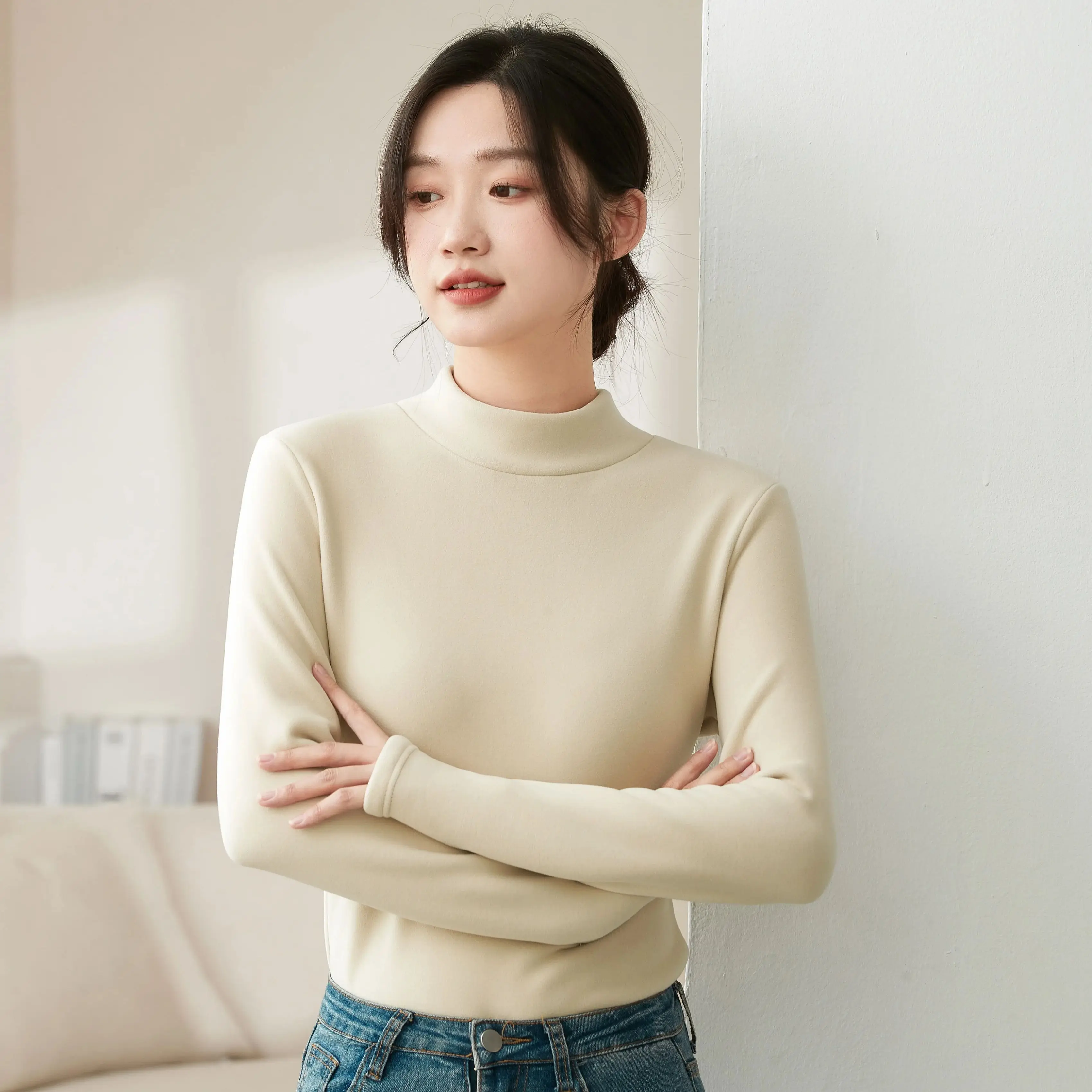 

German Velvet Bottom Sweater for Women, Plush Half High Collar, Long Sleeved Top, Thick Black Insulation, Autumn and Winter, New