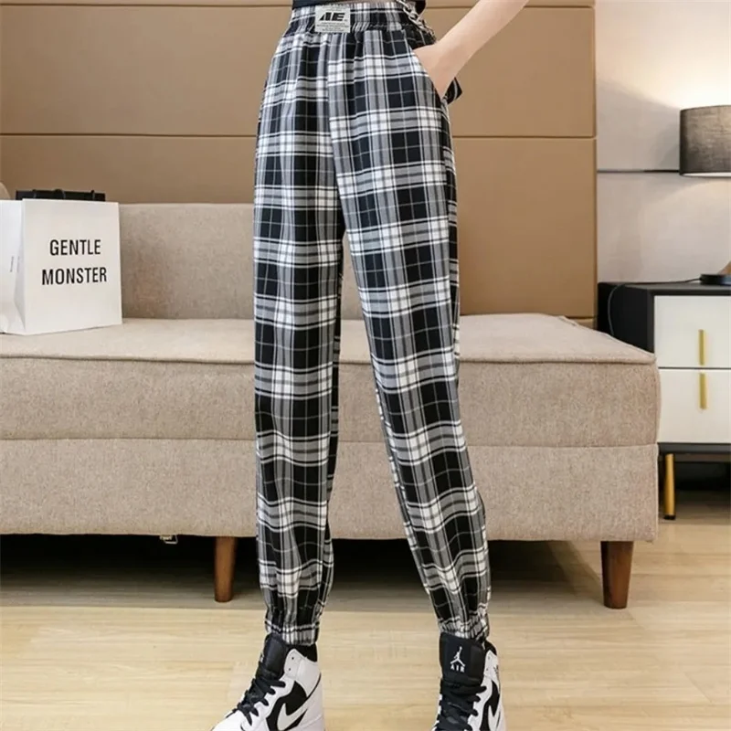 

Net Red Black And White Plaid Harem Pants 2022 Women's Spring And Autumn Korean Version Loose And Thin Nine-Point Carrot Pants W