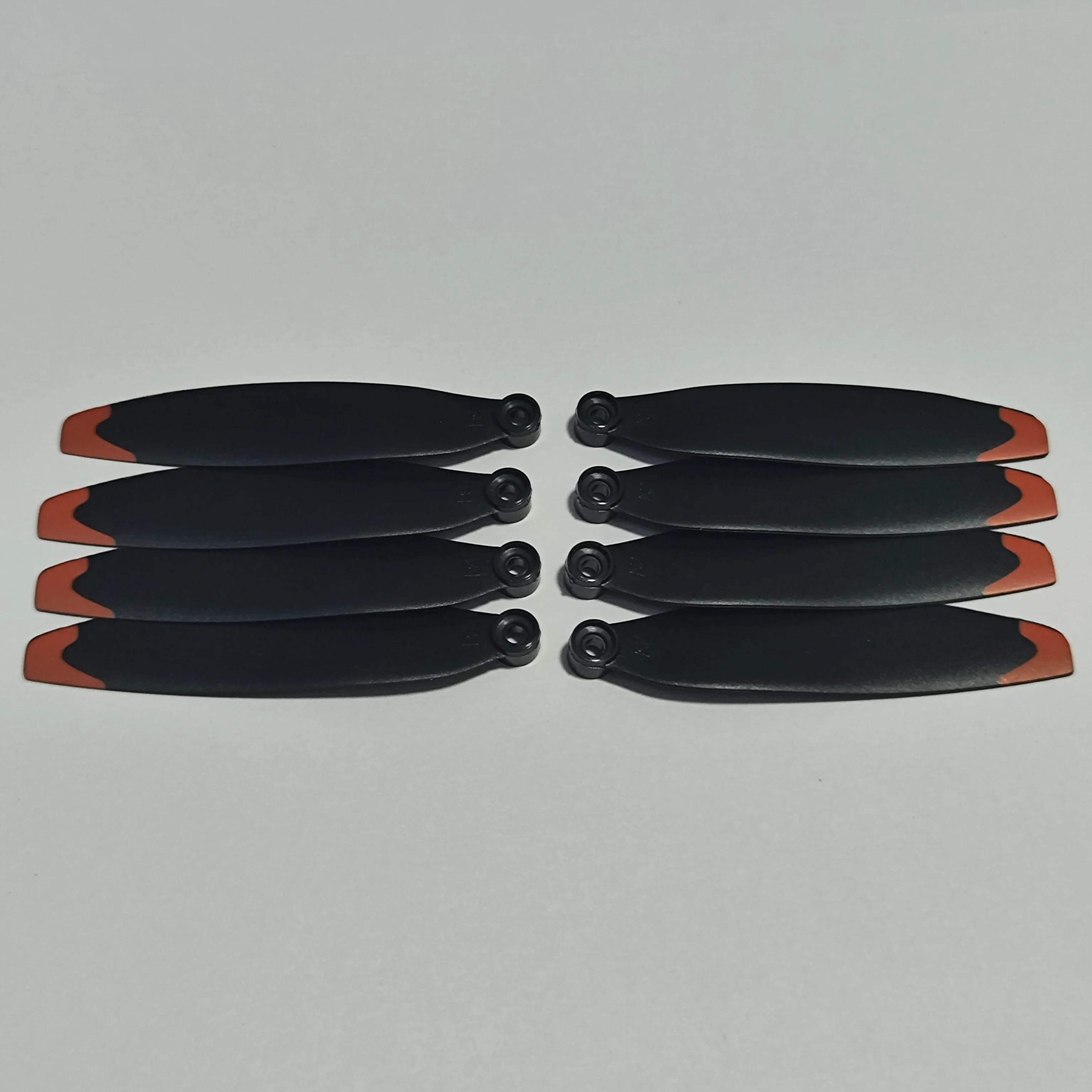 Новый Дрон P8 Pro MAX, оригинальные аксессуары для лезвия, бесщеточный Радиоуправляемый фотоаппарат, запасные части
Новый Дрон P8 Pro MAX, оригинальные аксессуары для лезвия, бесщеточный Радиоуправляемый фотоаппарат, запасные части