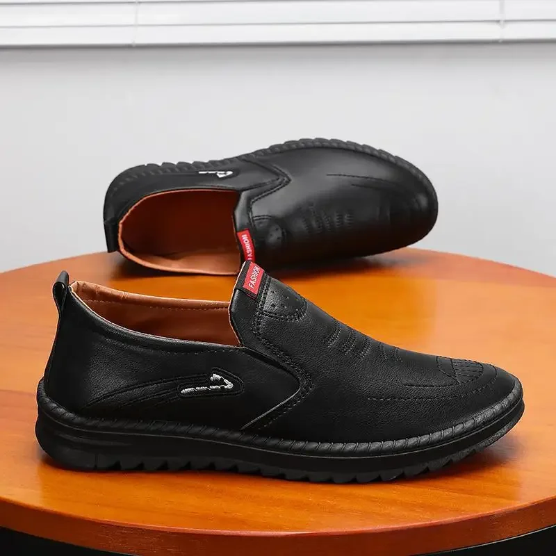 

Мужская обувь, новинка 2023, повседневные кожаные туфли, модные мужские черные деловые туфли с мягкой подошвой для скейтборда, мужские осенние Трендовые туфли