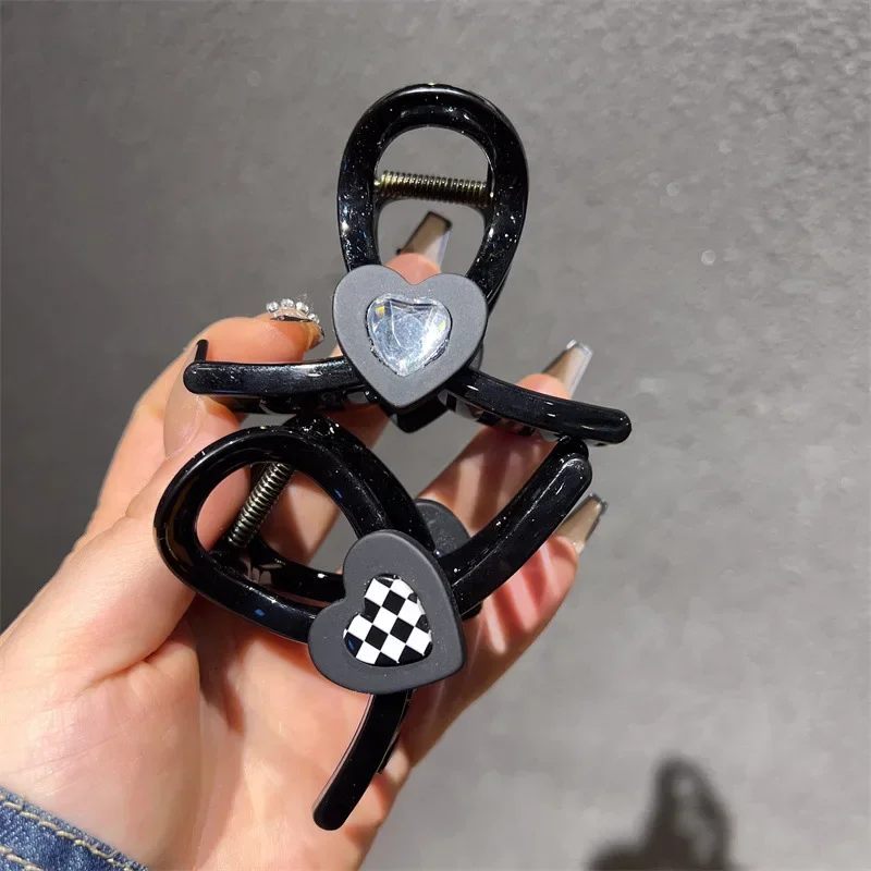 Large Heart Shaped Hair Claw Clips 2023 Korean New Rhinestone Checkerboard Grid Hairpin Headwear Accessories for Women
Large Heart Shaped Hair Claw Clips 2023 Korean New Rhinestone Checkerboard Grid Hairpin Headwear Accessories for Women