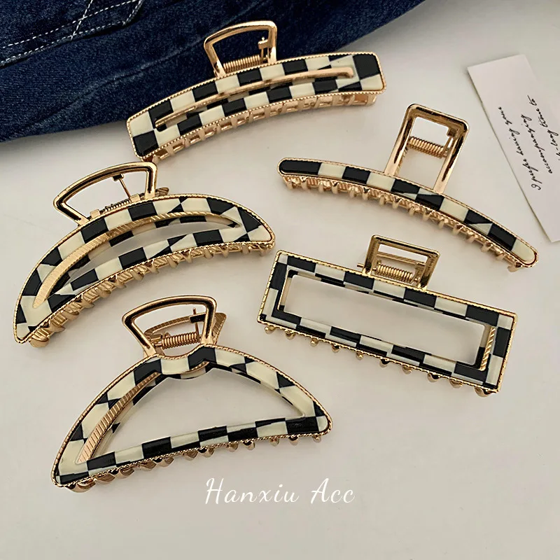 Korean Fashion Black White Square Geometric Hairpin Trend Simple Back Head Plate Hair Shark Clip Grab Clip Hair Accessories Girl
Korean Fashion Black White Square Geometric Hairpin Trend Simple Back Head Plate Hair Shark Clip Grab Clip Hair Accessories Girl