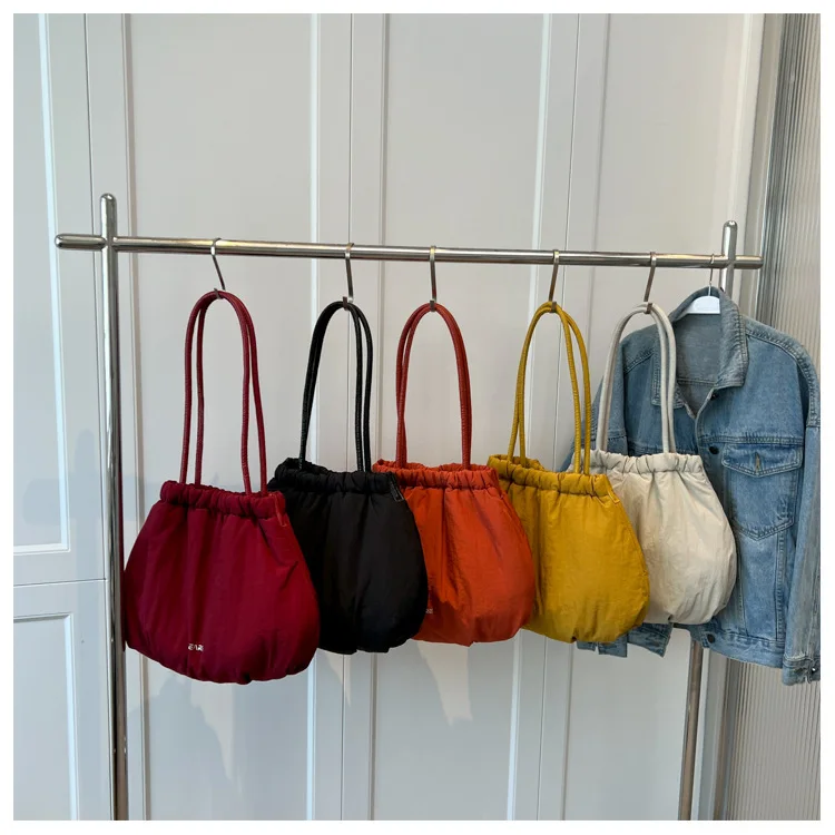 Women's Solid Color Shoulder Bag Casual Large Capacity Quilted Female Tote Purse Bags Nylon Cloth Ladies Portable Travel Handbag
Women's Solid Color Shoulder Bag Casual Large Capacity Quilted Female Tote Purse Bags Nylon Cloth Ladies Portable Travel Handbag