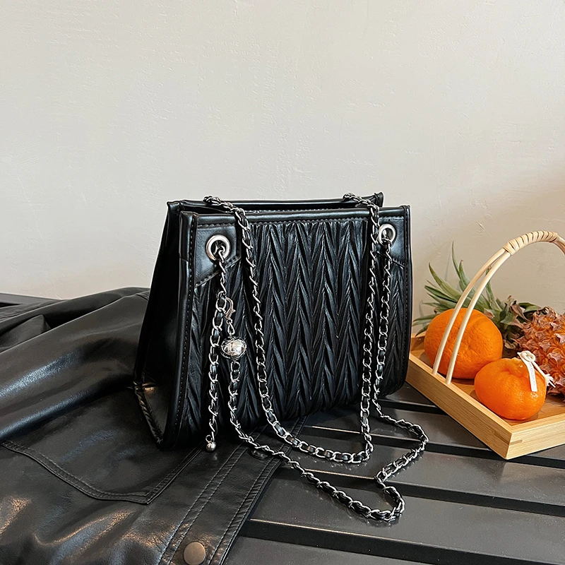 Summer New Women's Pleated Shoulder Bag Design Large Capacity Pu Leather Crossbody Bag Female Underarm Bag Shopping Bag
Summer New Women's Pleated Shoulder Bag Design Large Capacity Pu Leather Crossbody Bag Female Underarm Bag Shopping Bag