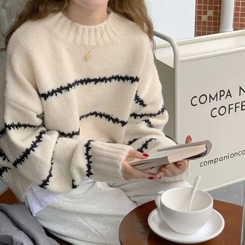 Korean O-Neck Sweater Women Thicken Warm Long Sleeve Striped Jumper Knitted Fashion Loose Casual Lady Pullover Tops
Korean O-Neck Sweater Women Thicken Warm Long Sleeve Striped Jumper Knitted Fashion Loose Casual Lady Pullover Tops