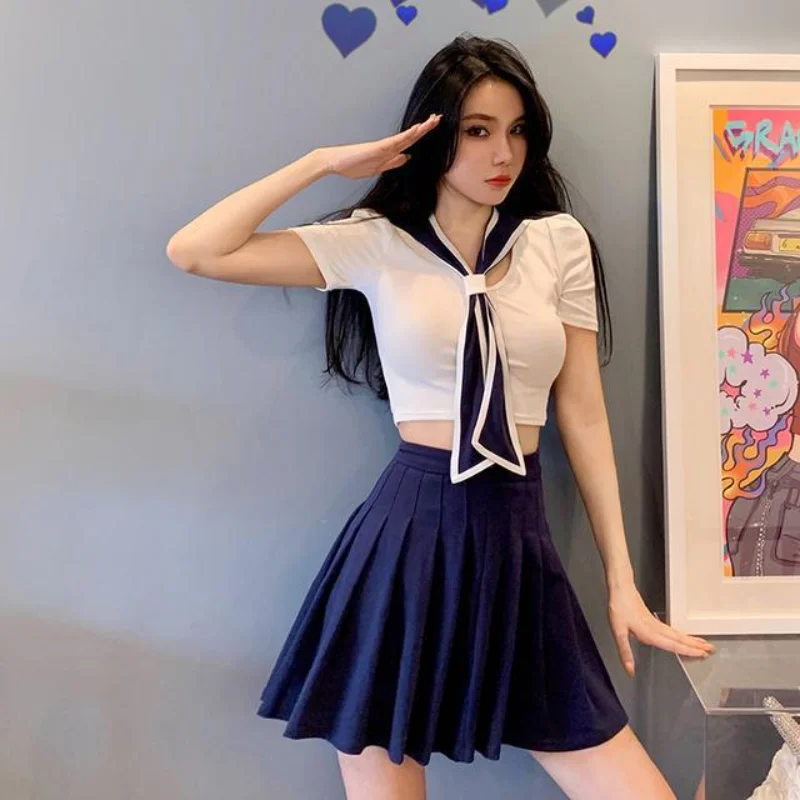 High Quality Korean Fashion Short Skirt Two Piece Suit Women Sweet Crop Top + Mini Pleated Skirts 2 Piece Sets Women Outfit Q17 
High Quality Korean Fashion Short Skirt Two Piece Suit Women Sweet Crop Top + Mini Pleated Skirts 2 Piece Sets Women Outfit Q17