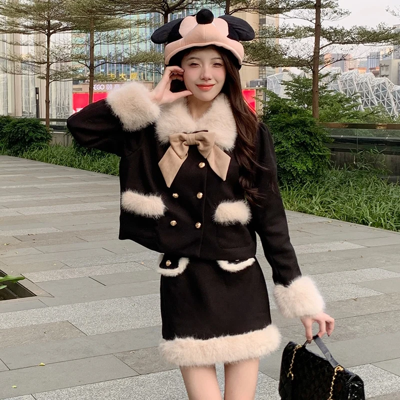 Tweed Set Women's 2023 Autumn and Winter New High Quality Woolen Coat and Fur Patchwork Short Skirt Two Pieces Set
Tweed Set Women's 2023 Autumn and Winter New High Quality Woolen Coat and Fur Patchwork Short Skirt Two Pieces Set