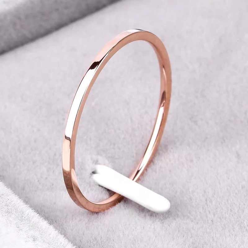 

1MM Thin Titanium Steel Rose Gold Color Anti-allergy Smooth Couple Wedding Ring Woman Man Fashion Jewelry Wholesale