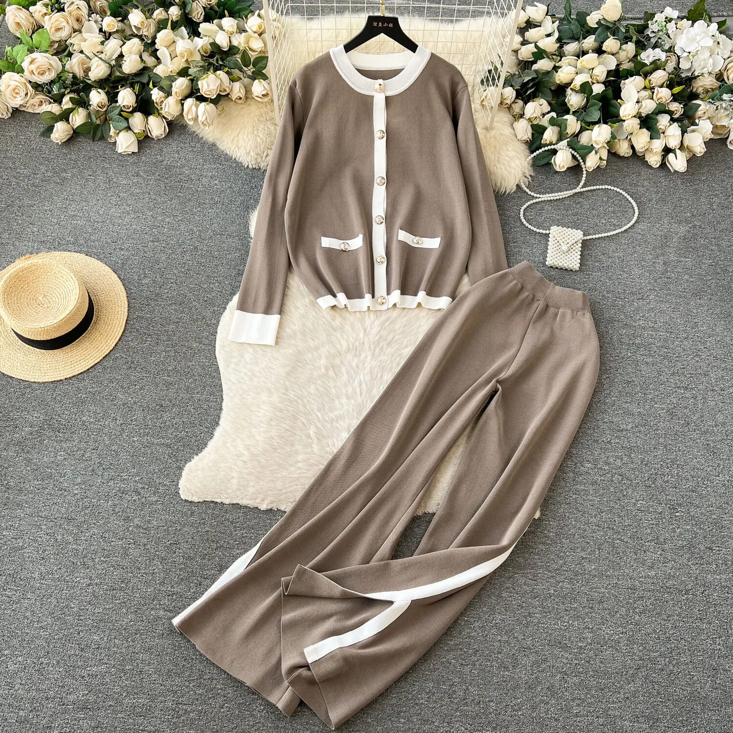 Autumn And Winter Age Reduce OutWear Women's Chic Loose Fashion Round Neck Knitted Top And Split Wide Leg Pants Trousers Set
Autumn And Winter Age Reduce OutWear Women's Chic Loose Fashion Round Neck Knitted Top And Split Wide Leg Pants Trousers Set
