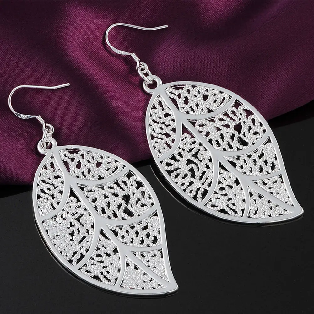 Street Fashion Jewelry 925 Sterling Silver Earrings Temperament Women Beautiful Leaves Earrings Christmas Gifts
Street Fashion Jewelry 925 Sterling Silver Earrings Temperament Women Beautiful Leaves Earrings Christmas Gifts