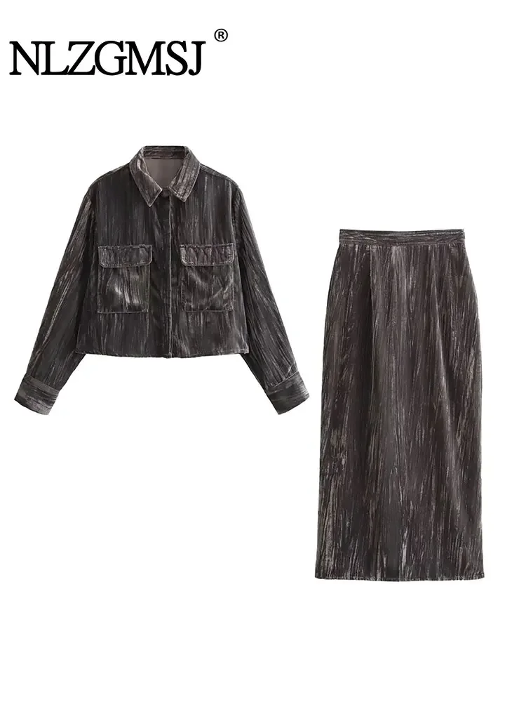 Nlzgmsj TRAF 2024 Woman 2 Piece Set Short velvet shirt Top+Velvet Midi Slim Fit Skirt Causal Two Piece Set
Nlzgmsj TRAF 2024 Woman 2 Piece Set Short velvet shirt Top+Velvet Midi Slim Fit Skirt Causal Two Piece Set