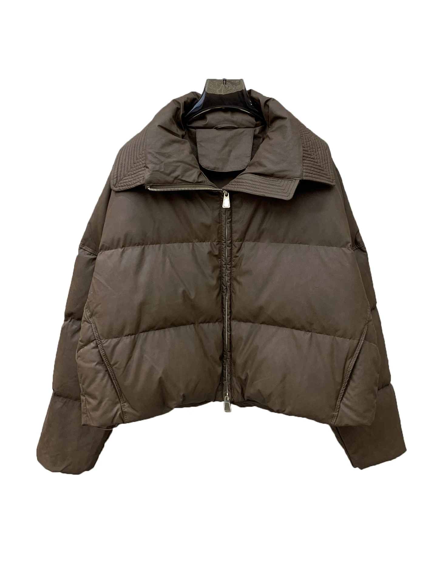 Bread down jacket fashion high-class simple leisure comfortable versatile 2024 fall and winter new 1115
Bread down jacket fashion high-class simple leisure comfortable versatile 2024 fall and winter new 1115